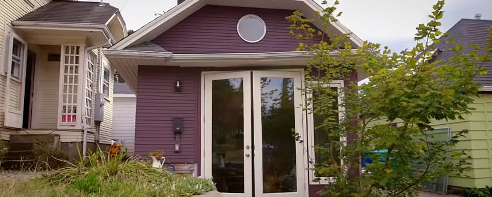 Cet homme transforme son garage en mini-maison... pour accueillir belle-maman