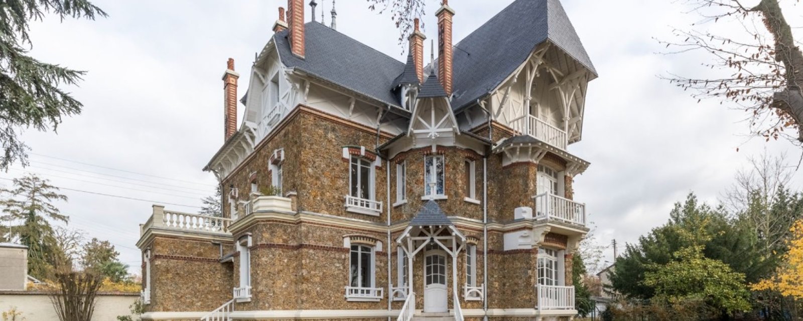Un manoir du début du 20e siècle situé à 30 minutes de Paris à vendre pour 1,2 M€