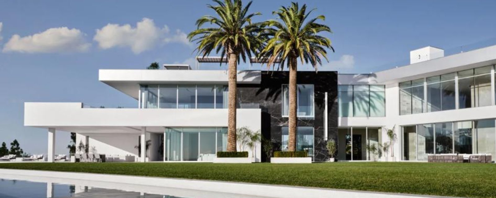 Cette maison en vente à 500 millions $ est en fait inhabitable