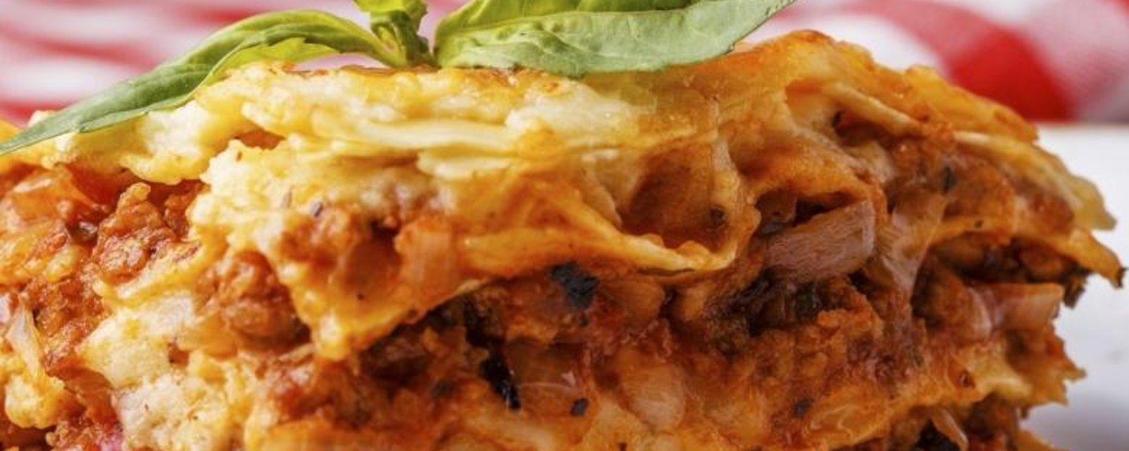 Cette lasagne contient un ingrédient MAGIQUE qui la rend si délicieuse