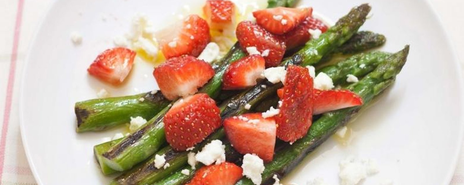 L'exemple parfait de la simplicité...La salade d'asperges et fraises