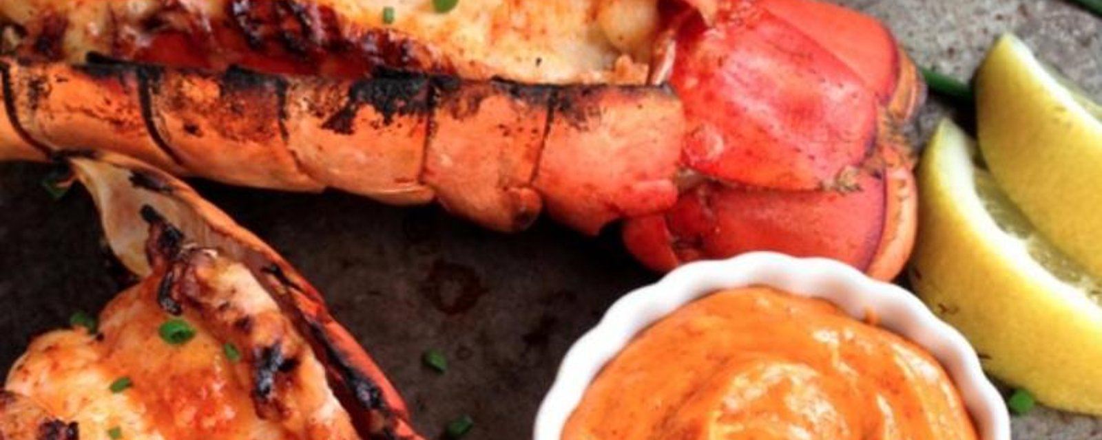 Épatez vos invités avec cette entrée de queue de homard grillée!