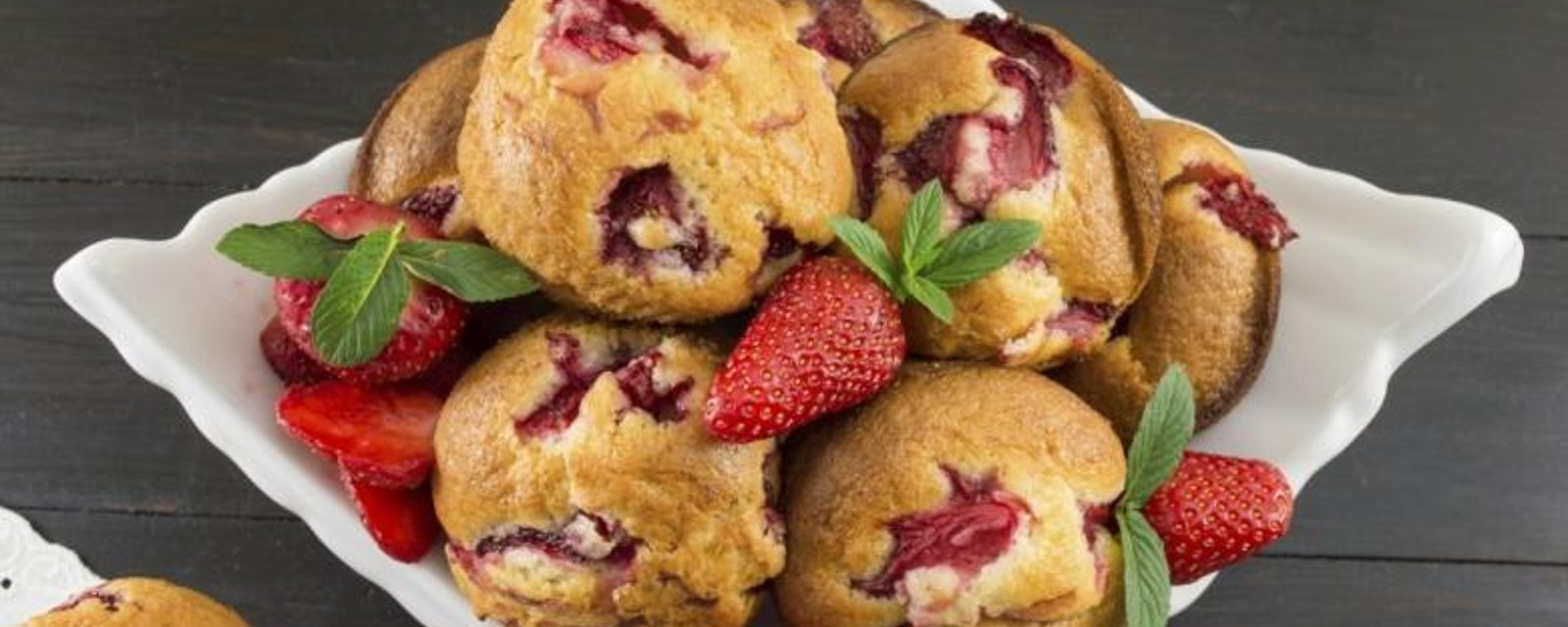Muffins aux fraises et à la compote de pommes... pas trop sucrées, mais juste assez!