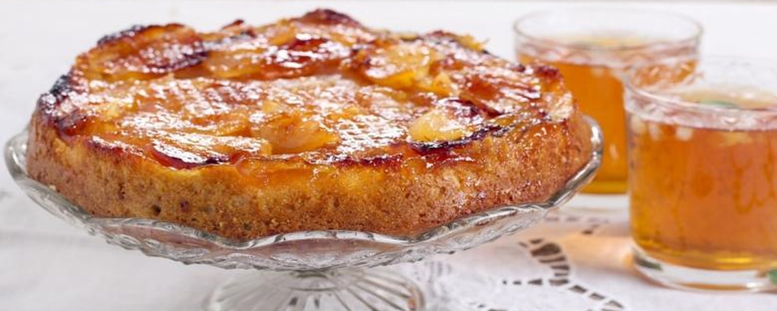 Renversez-le pour épater vos amis! Une façon facile de cuisiner le gâteau renversé aux pommes!