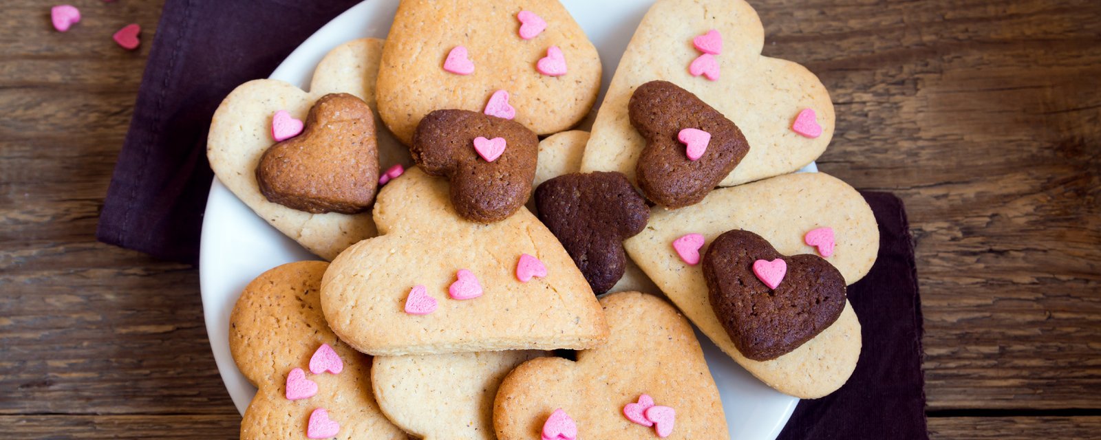 Ces biscuits au chocolat en forme de coeur vous mettra dans l'ambiance pour la Saint-Valentin!