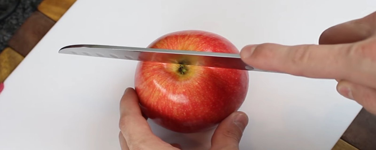 Pratique et 5 fois plus rapide, voici LA bonne façon de couper vos pommes pour éviter qu'elles brunissent!