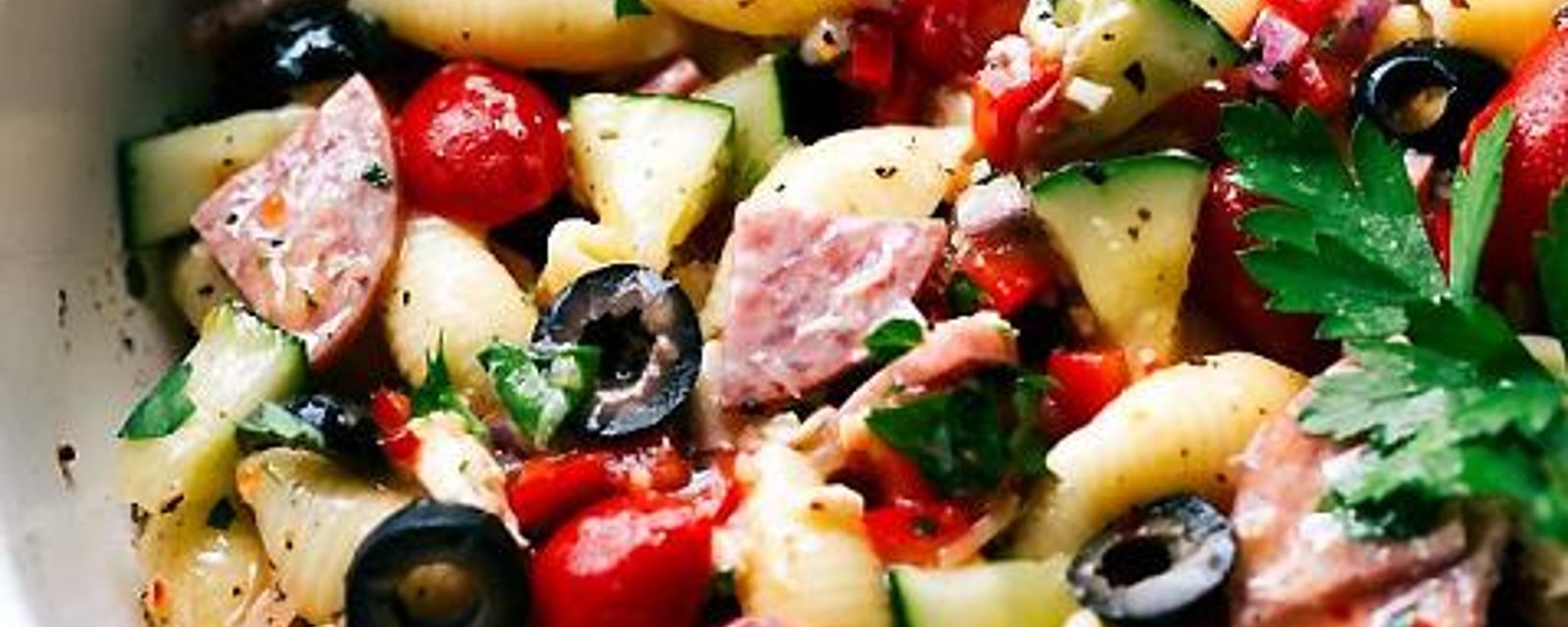 Cette salade de pâte italienne au poulet vous fera un dîner d'enfer!