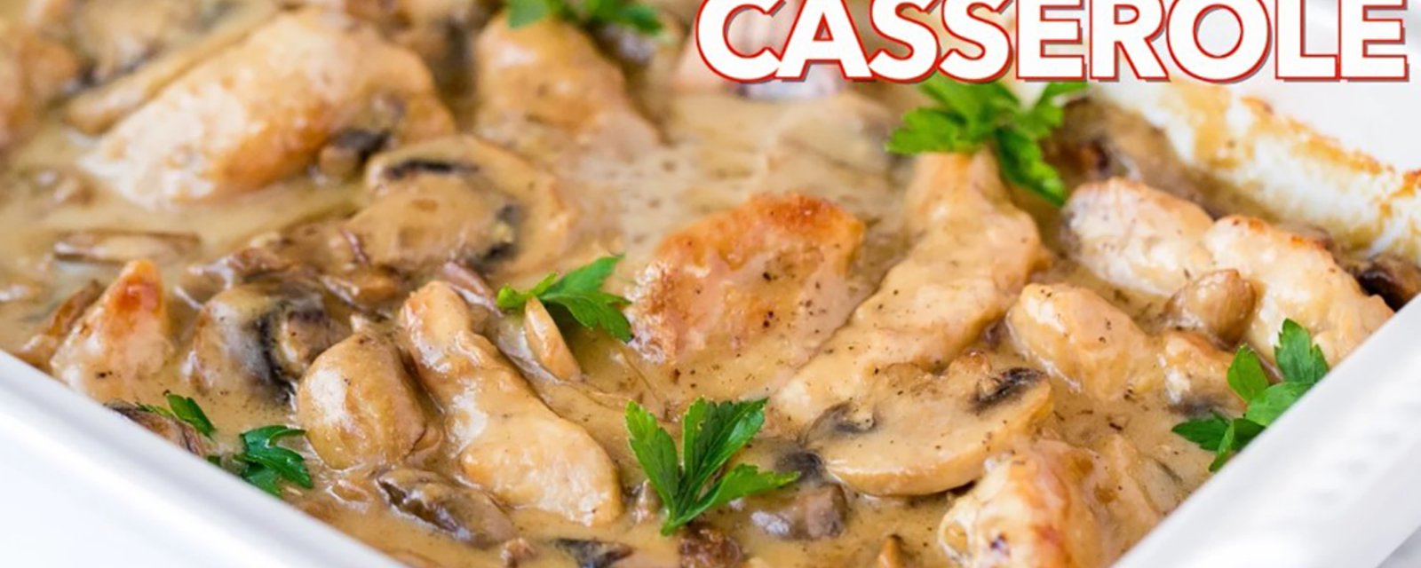 Cette casserole classique et crémeuse réunit le poulet et les champignons pour un repas que vous n'oublierez jamais!