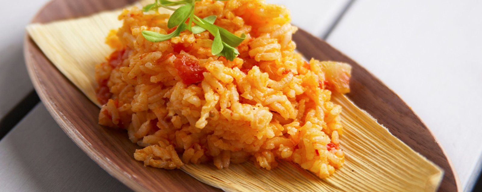 Avec une petite canne de jus de tomate, réalisez le meilleur riz mexicain que vous aurez mangé!