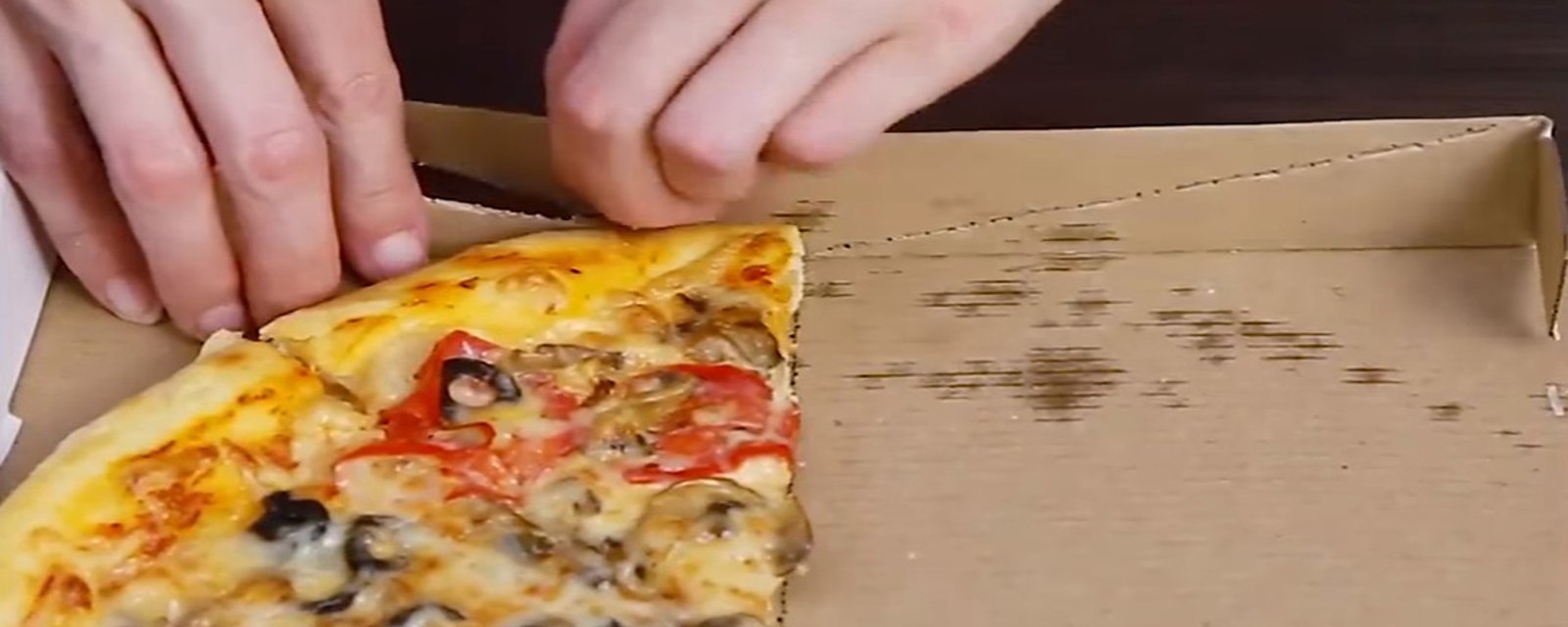 Traits pointillés sur votre boîte de pizza, une vidéo qui prouve que vous ne les avez jamais utilisés correctement!