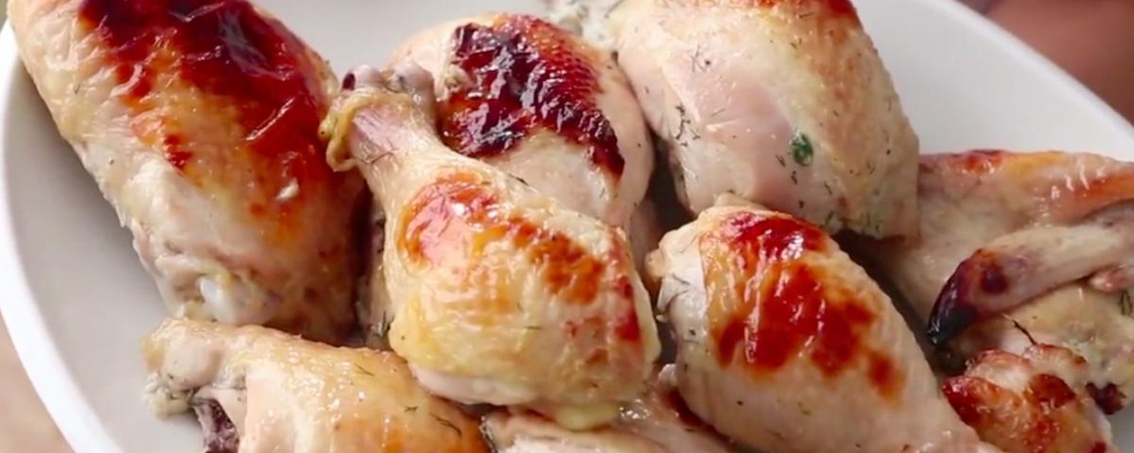 Découvrez comment préparer le poulet le plus savoureux, doré et moelleux qui soit!