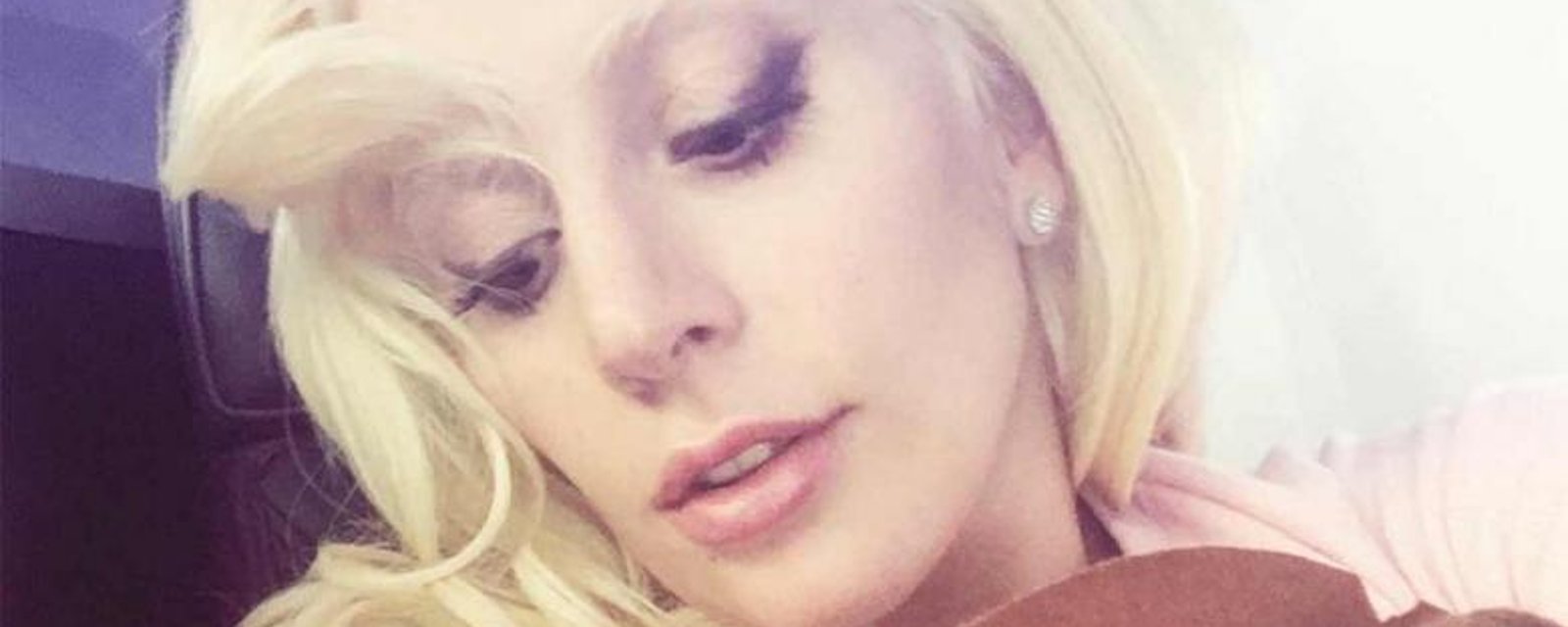 Lady Gaga et son amoureux posent complètement nus pour un célèbre magazine!