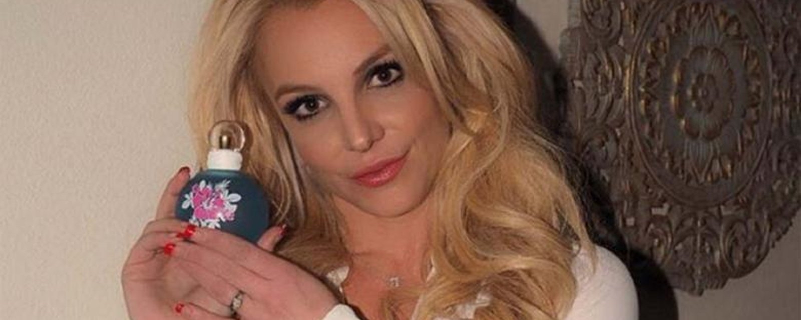 Britney Spears est MÉCONNAISSABLE sur ces photos... Trop de Photoshop?