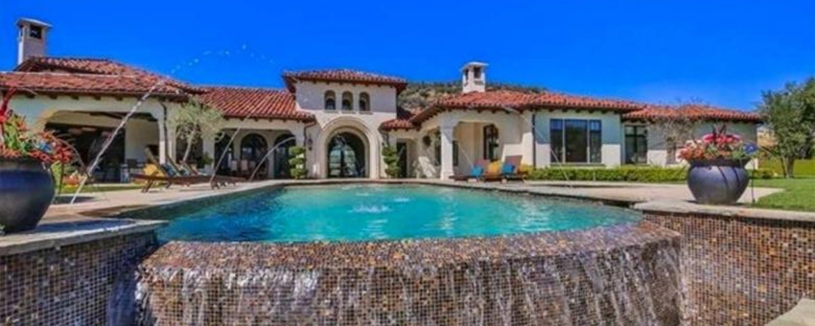 [PHOTOS] Britney Spears vend sa maison en Californie... Un prix aussi fou que la maison!