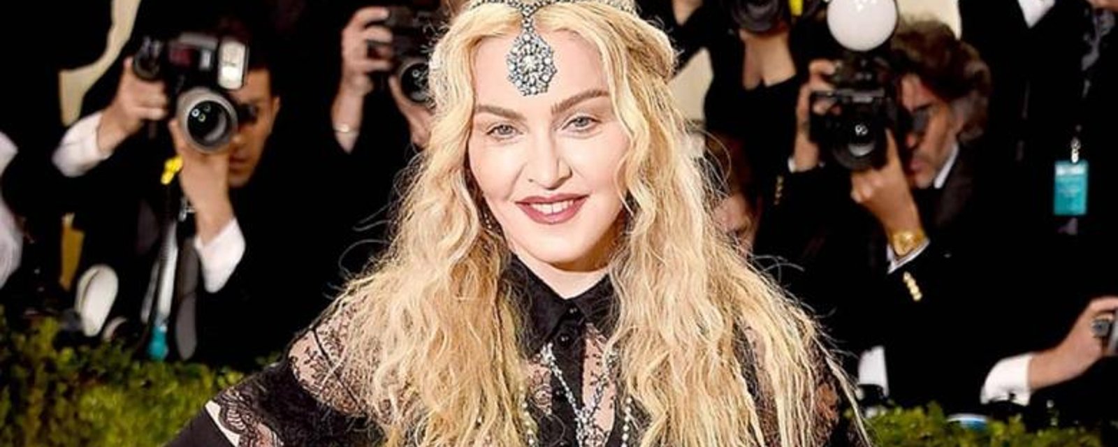 La robe transparente de Madonna fait scandale sur le tapis rouge d'un important gala