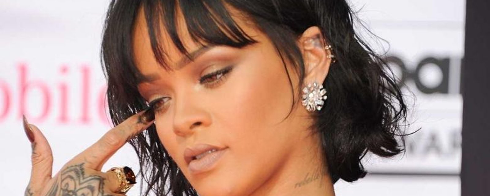 Rihanna et sa robe volent la vedette aux Billboard Music Awards