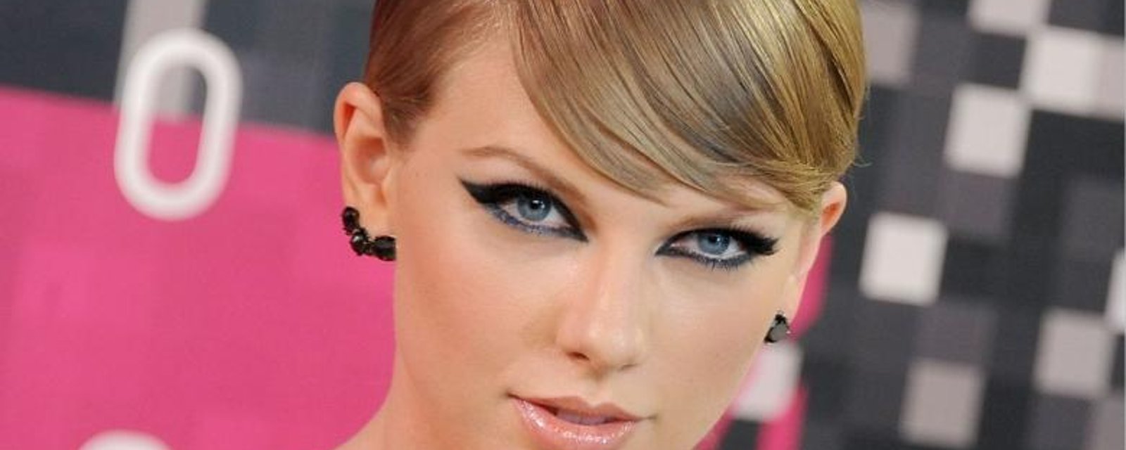 2 semaines après sa séparation, Taylor Swift a un nouveau célèbre chum!