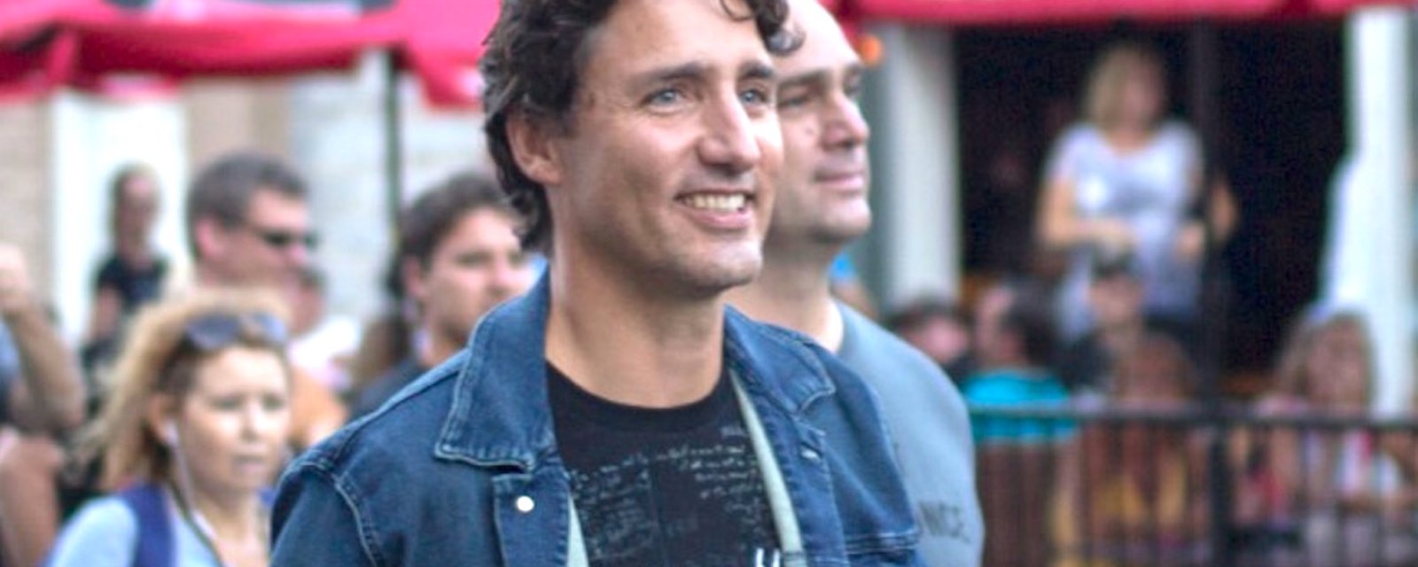 Une vieille photo de Justin Trudeau revient le hanter! 