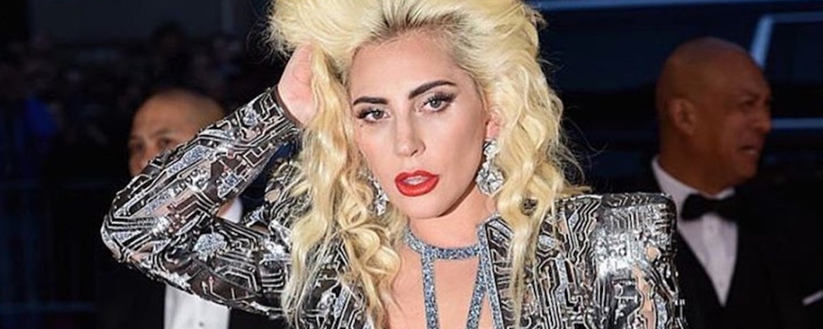 Lady Gaga nous présente son nouveau chum... OMG! 