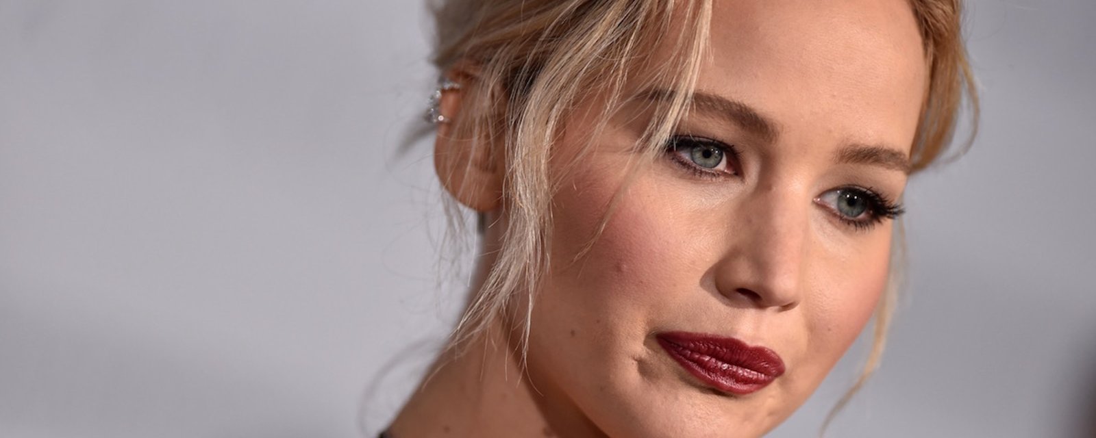 Jennifer Lawrence méconnaissable sur l'affiche de son nouveau film