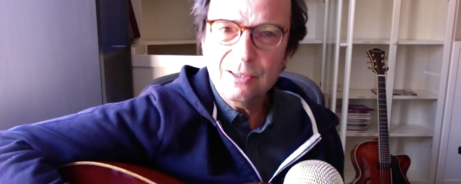 Michel Rivard profite de son confinement pour composer une chanson qui devient complètement virale