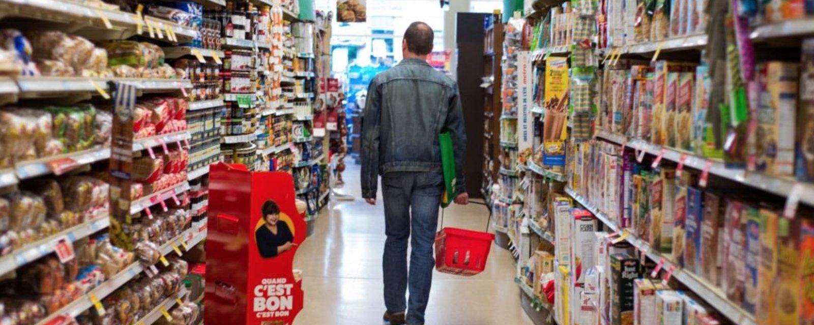 Un père prend la défense de ses enfants employés d'épicerie et sa publication devient virale