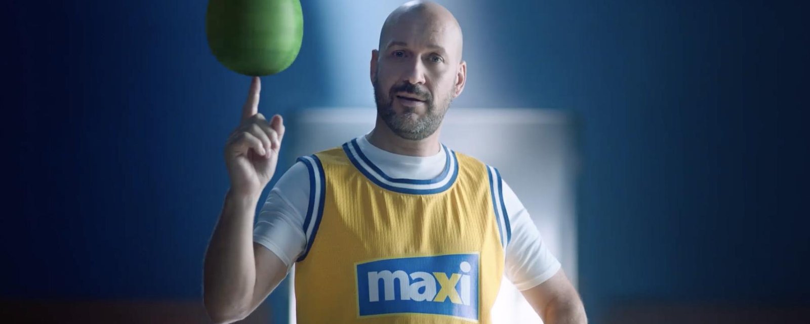 À VOIR: Martin Matte imite Michael Jordan dans la plus récente pub de Maxi