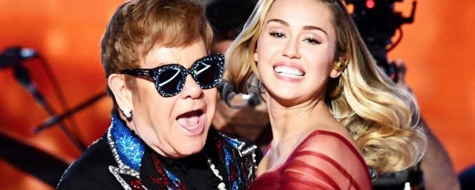 Les robes de Miley Cyrus et Lady Gaga volent la vedette sur le tapis rouge des Grammys!