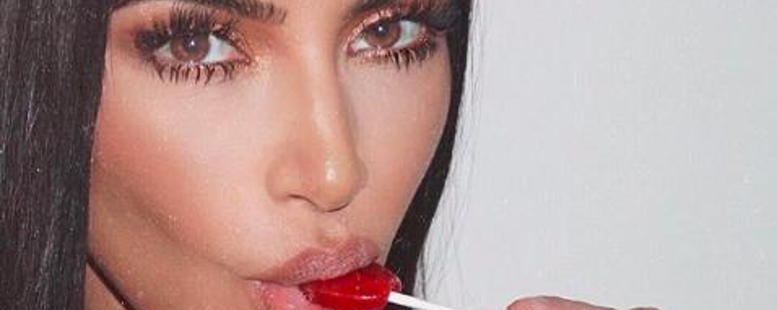 Kim Kardashian met le feu au Web en publiant une nouvelle photo d'elle complètement nue