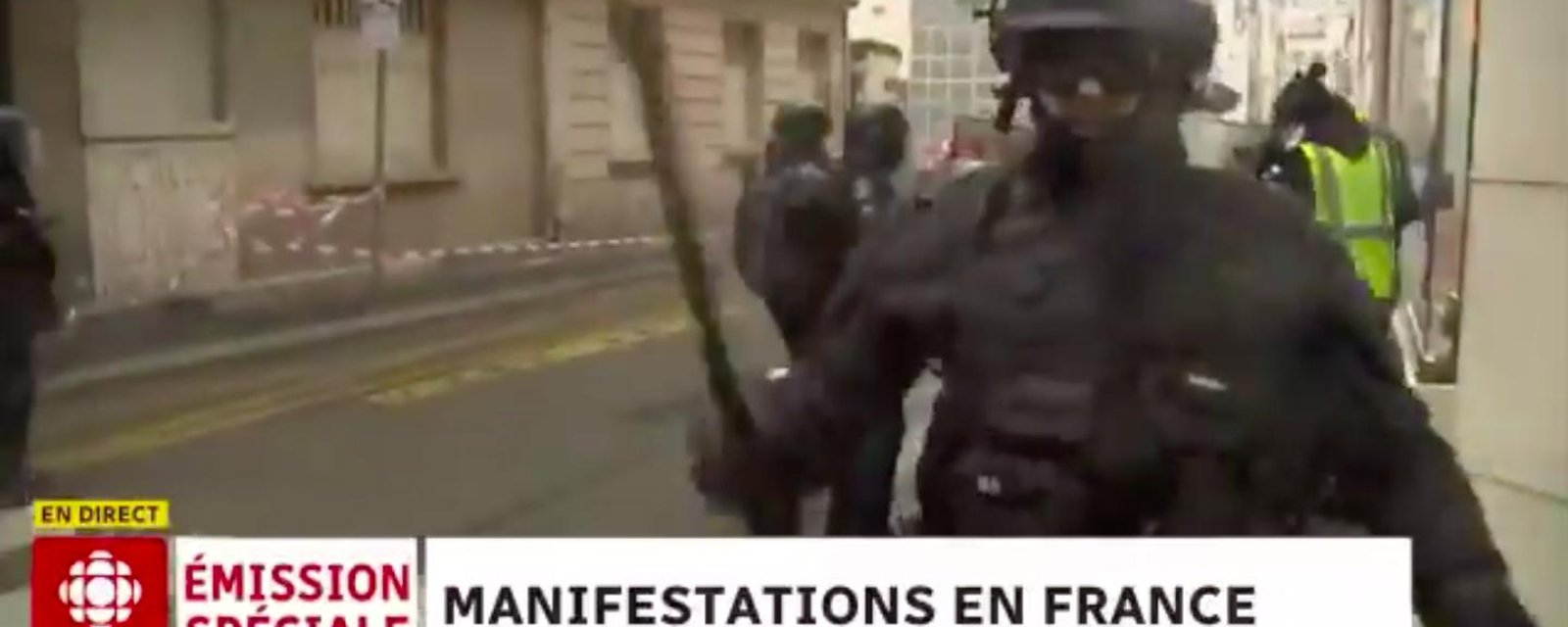 DERNIÈRE HEURE: Un journaliste de Radio-Canada brutalisé en direct par des policiers à Paris