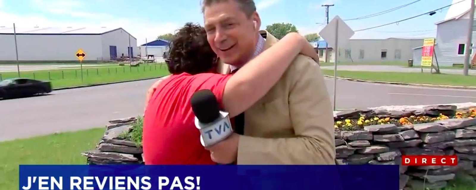 Un journaliste de TVA interrompu en direct par un jeune trisomique qui voulait lui donner un câlin