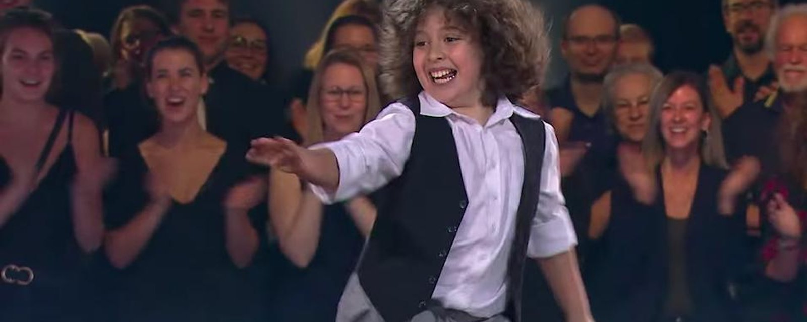 À VOIR: Un danseur de 9 ans nous offre une prestation absolument spectaculaire à Révolution