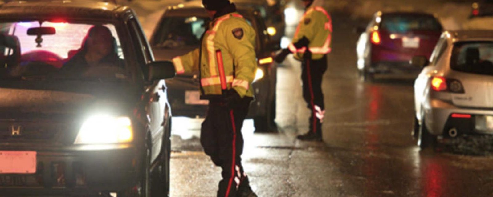 La police d'Ottawa a intercepté 250 conducteurs dans des barrages à Noël: voici combien ont pété la balloune