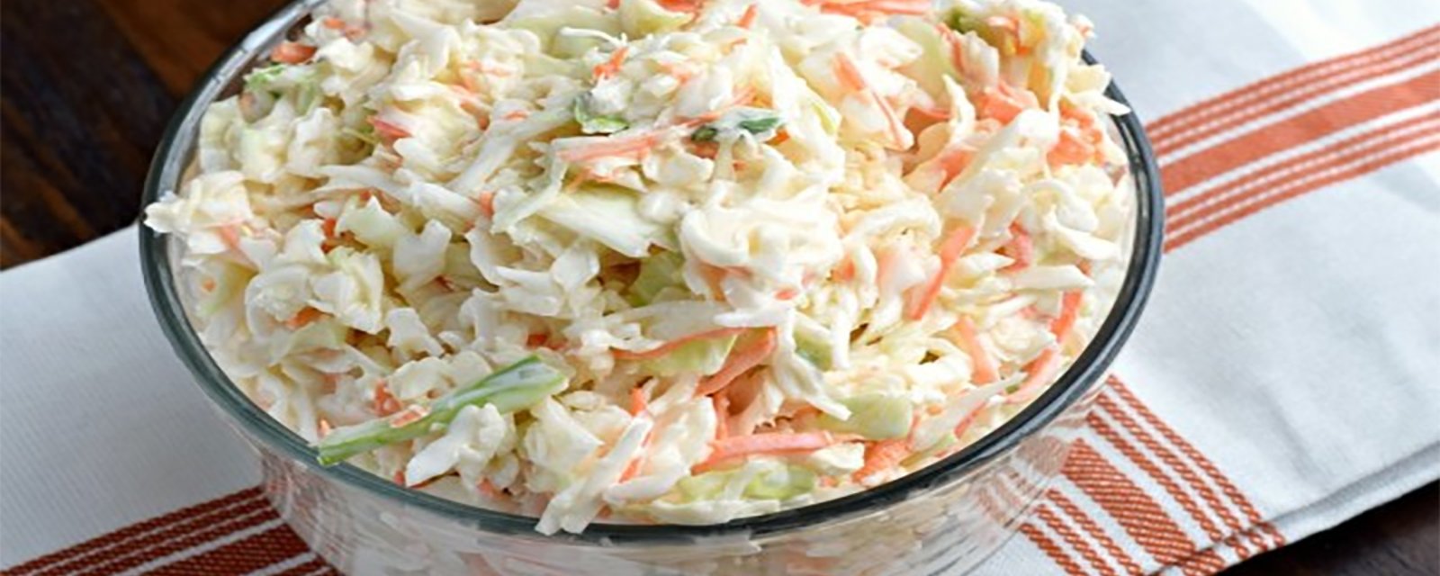 Salade de chou crémeuse, y'a pas de meilleure façon de la réussir à la perfection!