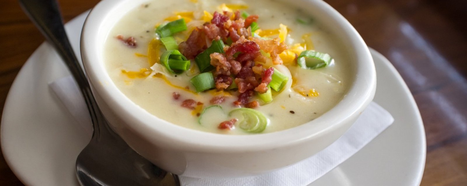 Fromage, bacon et pomme de terre : Dans la mijoteuse, ma soupe est encore mieux qu'au resto!