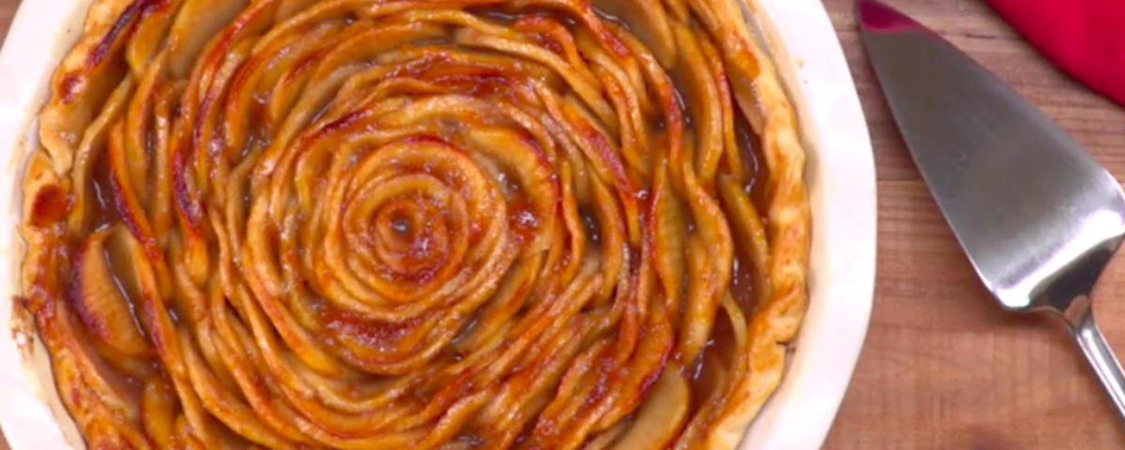 Spectaculaire! Une tarte aux pommes en forme de rose!