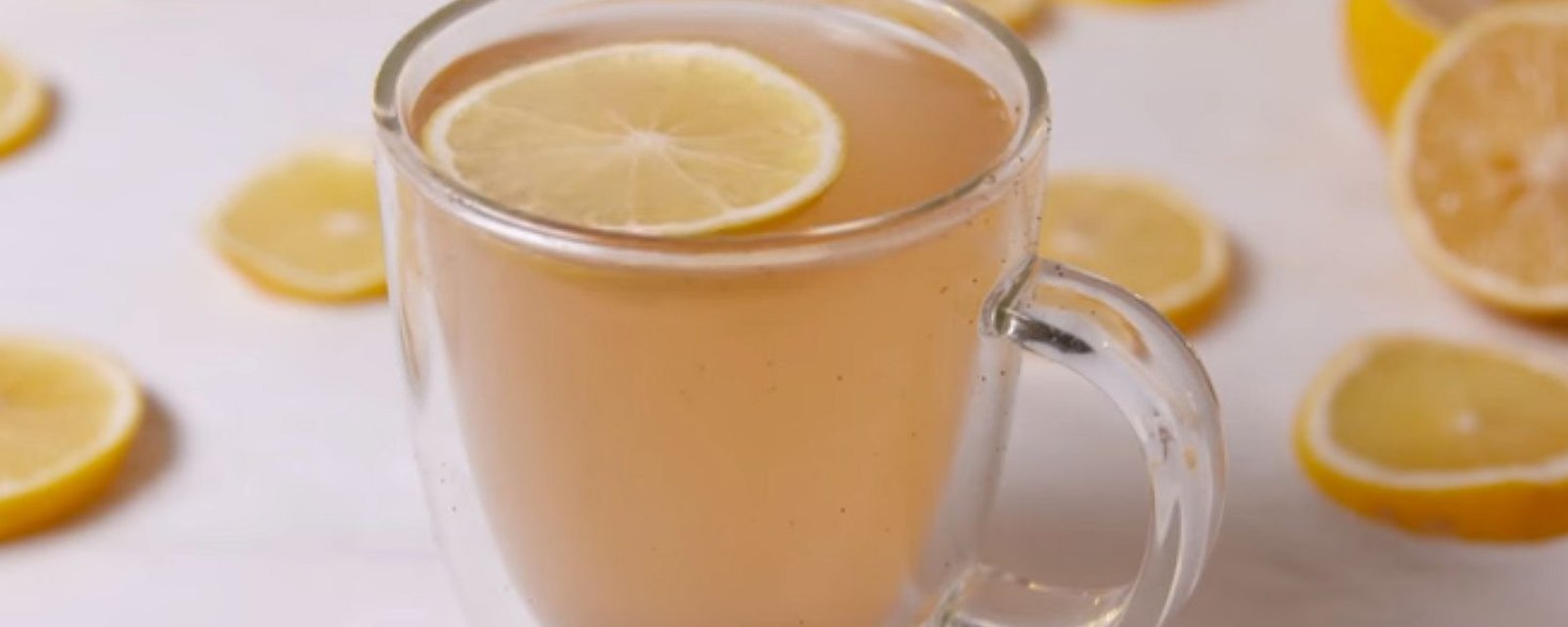 Combattez les excès des fêtes avec cette limonade chaude et épicée