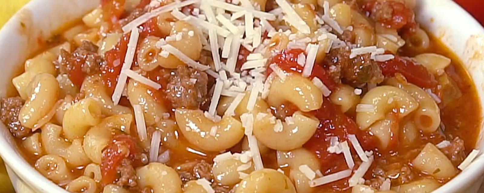 Ce fabuleux macaroni au boeuf et à la tomate est parfait pour l'hiver qui approche 