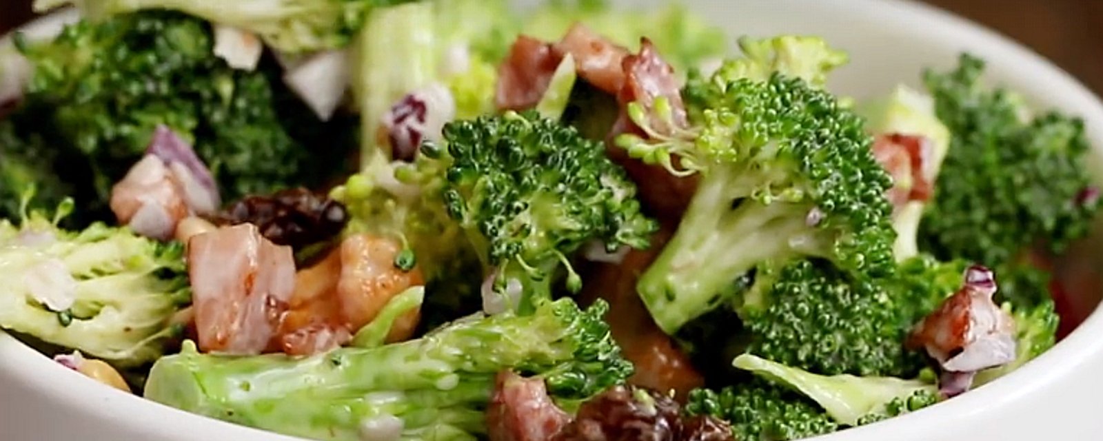 Salade croquante de brocoli au bacon