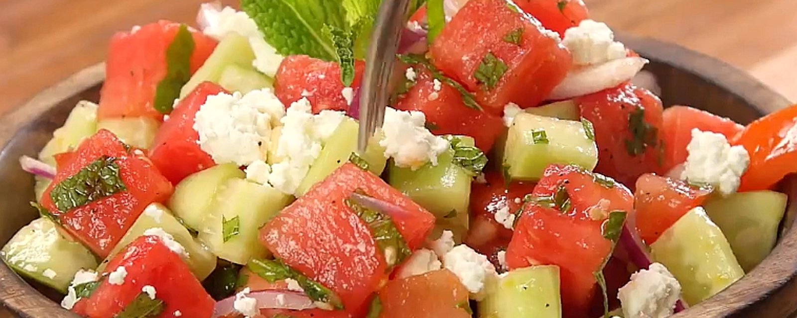 Salade de melon d'eau et feta d'inspiration grecque