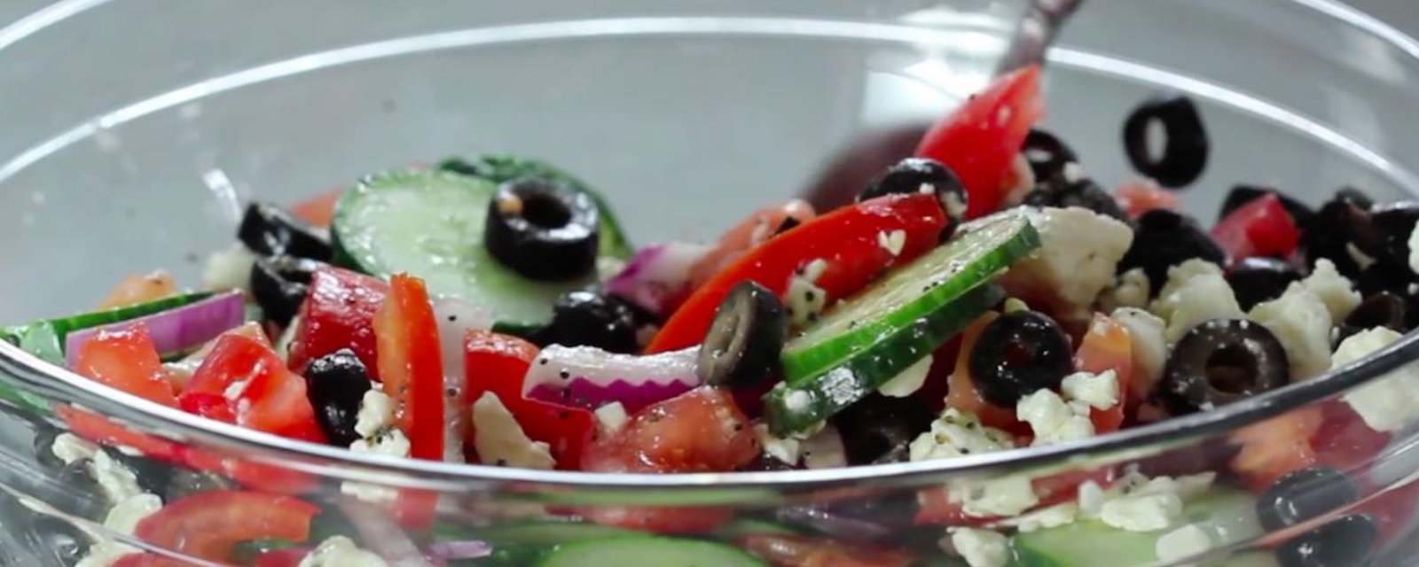 Recette facile: une succulente salade grecque estivale