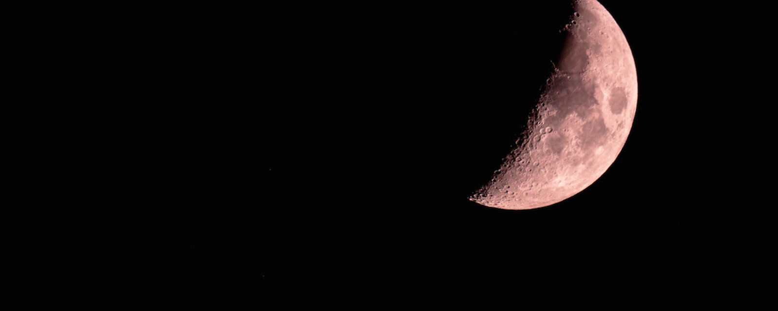 6 mai 2024: Lune en carré à Pluton