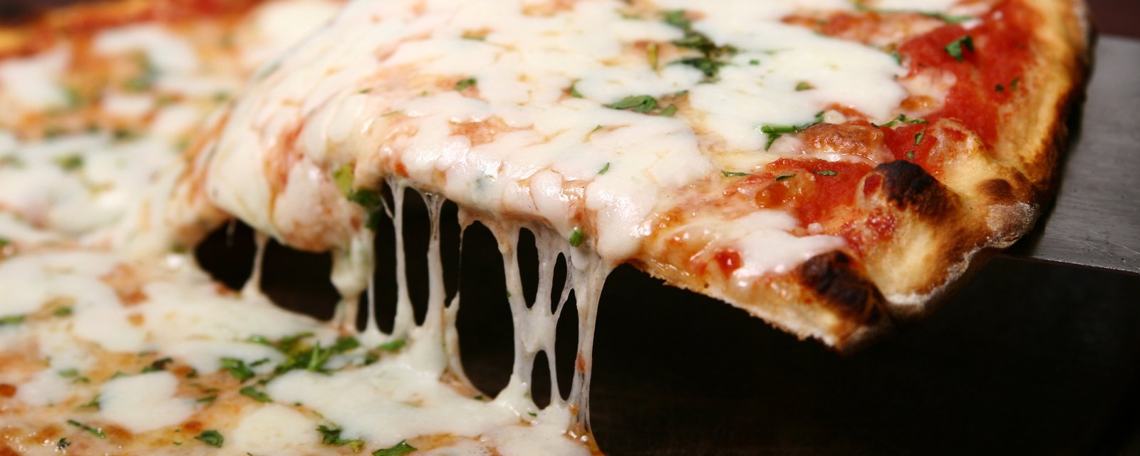 Cette pizzéria vous offre de la pizza gratuite pour la Saint-Valentin. 