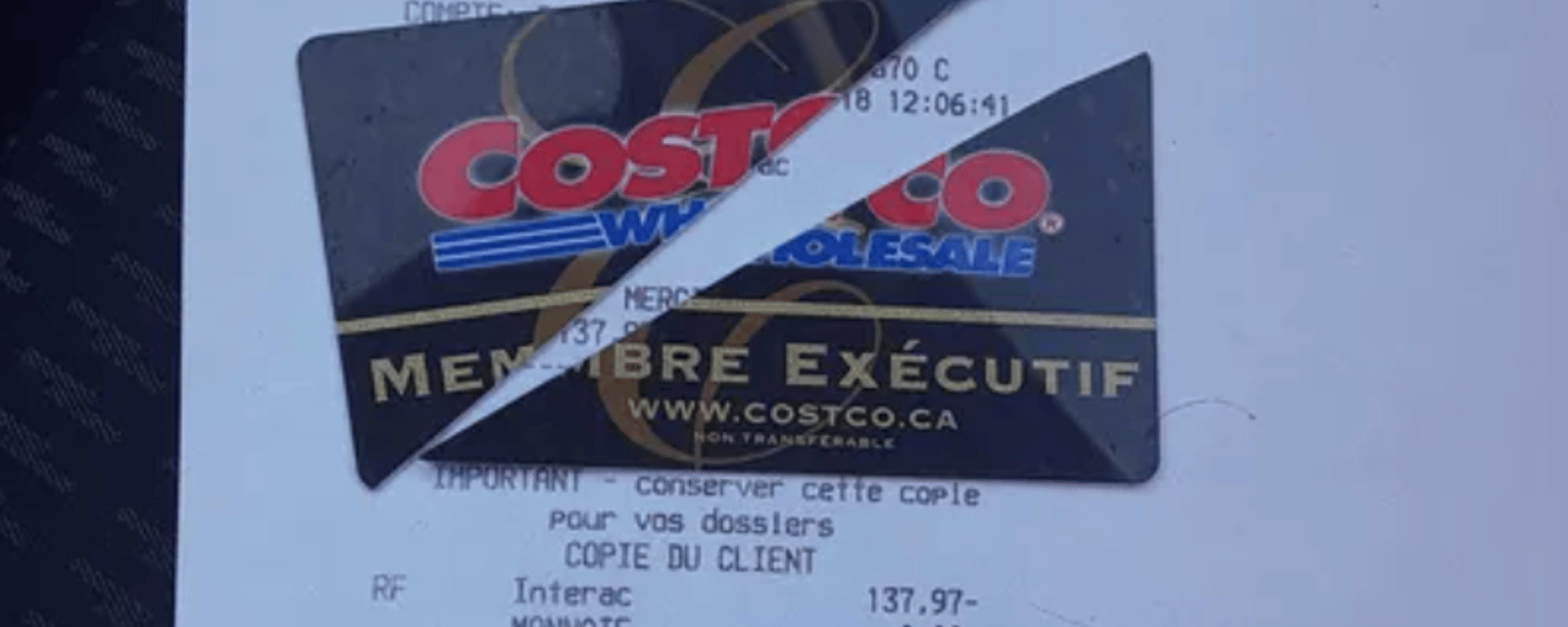 De nombreux clients du Costco découpent leur carte de membre parce qu'ils sont furieux
