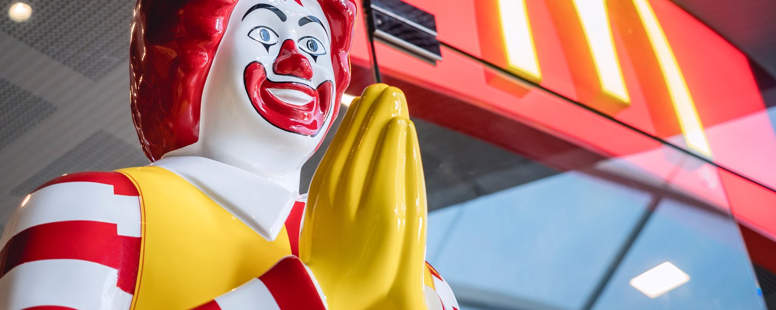 McDonald's lance des Joyeux Festins pour adultes et les jouets sont cauchemardesques