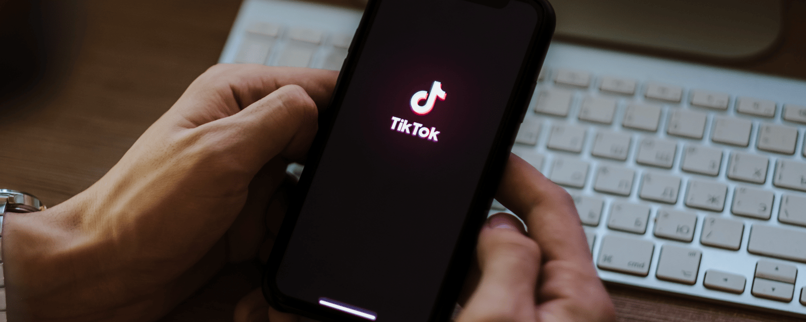 Une compagnie chercher des gens payés 100$/heure pour regarder TikTok