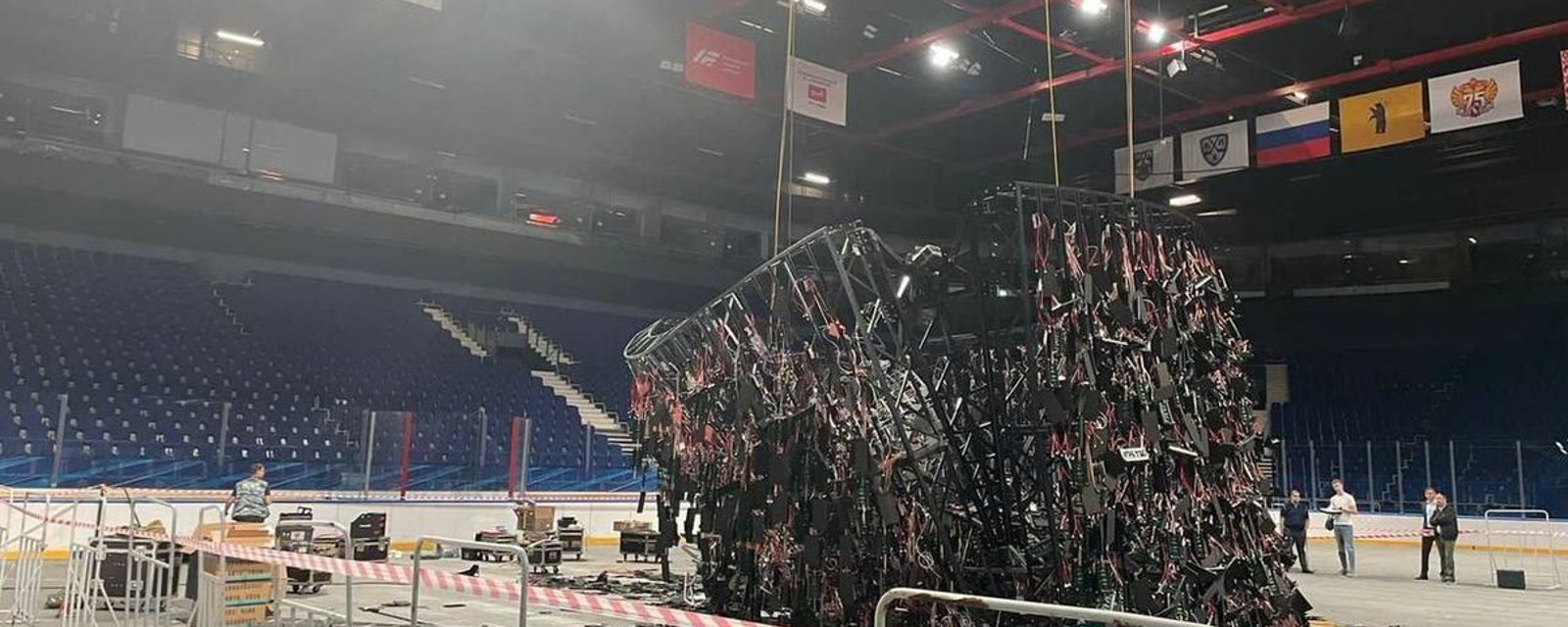 Jumbotron collapses during installation and injures worker!
