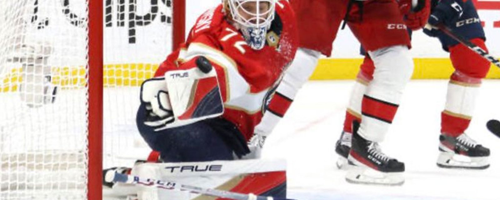 Bobrovsky does it again! Panthers win Game 3!