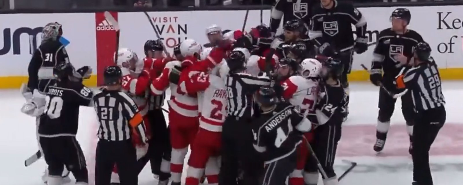 Bench-clearing brawl ensues at the end of period in Wings-Kings game!
