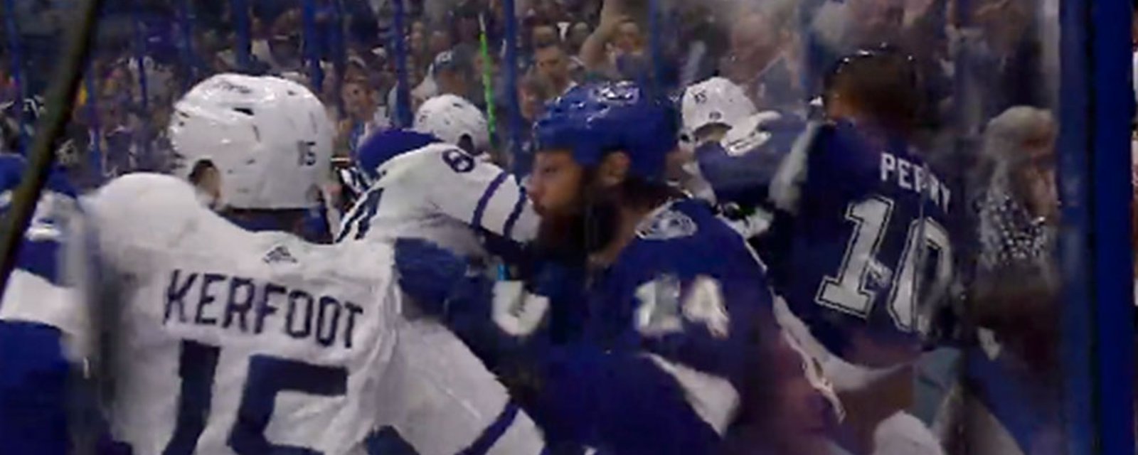 Things go off the rails in late stages of blowout game between Leafs and Lightning